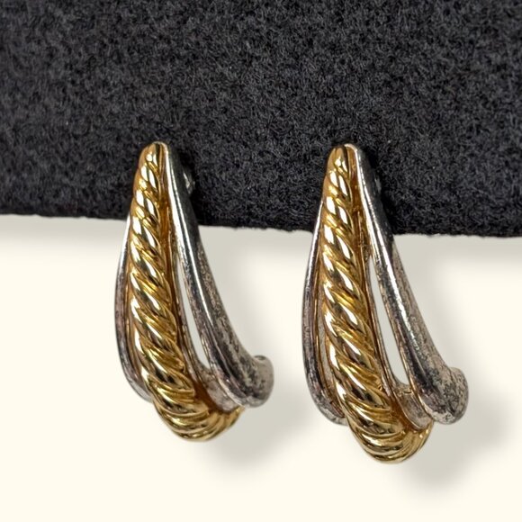(2/$20) V. Liz Claiborne Tapered Swoop Earrings - Picture 2 of 5